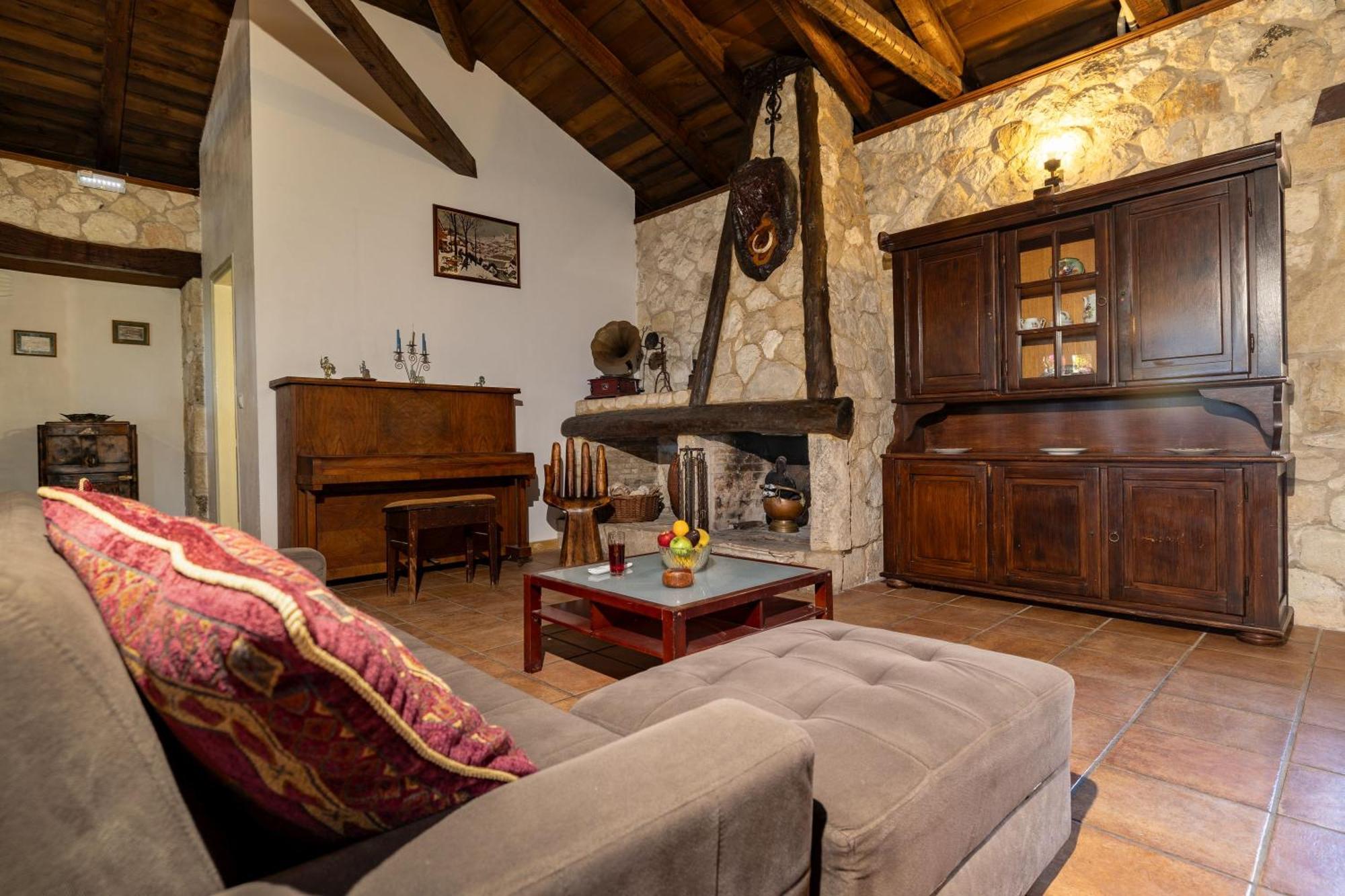 Vardiola Ferienhaus *